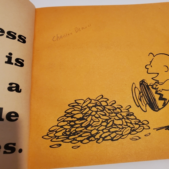 Happiness Is A Warm Puppy First Print Snoopy Paperback Book '70 Charles Schulz - Picture 8 of 13